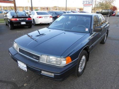 Photo of a 1986-1989 Acura Legend in Florence Blue Metallic (paint color code B37M)