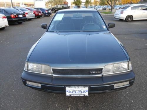 Photo of a 1986-1989 Acura Legend in Florence Blue Metallic (paint color code B37M)