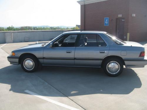 Photo of a 1990 Acura Legend in Melbourne Blue Metallic (paint color code B50M)