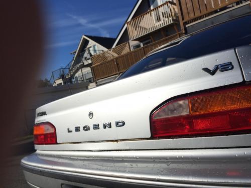 Photo of a 1987-1989 Acura Legend in Noble Silver Metallic (paint color code NH516M)