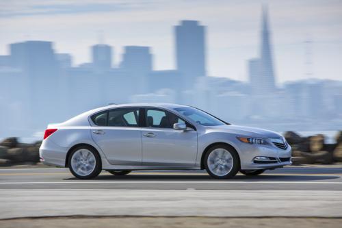 Photo of a 2014-2015 Acura RLX in Silver Moon Metallic (paint color code NH700M)