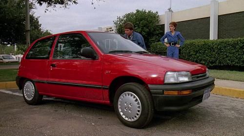 Photo of a 1988-1992 Daihatsu Charade in Daihatsu Red (paint color code R06)