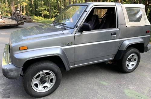 Photo of a 1990-1992 Daihatsu Rocky in Gray Metallic (paint color code 26L)