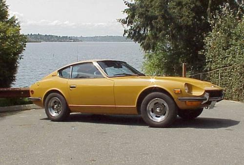 Photo of a 1970-1971 Datsun Z in Safari Gold (paint color code 920)