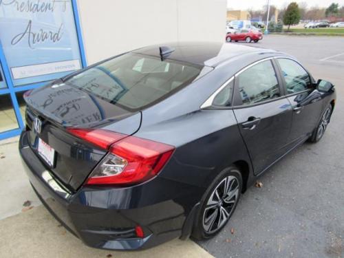 Photo of a 2019 Honda Civic in Cosmic Blue Metallic (paint color code B607M)