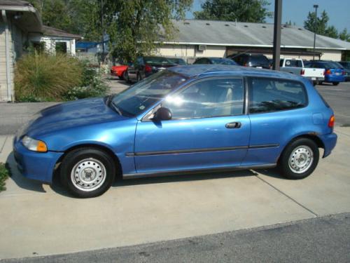 Photo of a 1992-1993 Honda Civic in Captiva Blue Pearl (paint color code B62P)