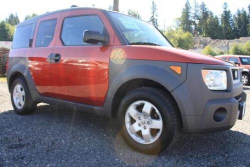 Photo of a 2003-2005 Honda Element in Sunset Orange Pearl (paint color code YR539P)