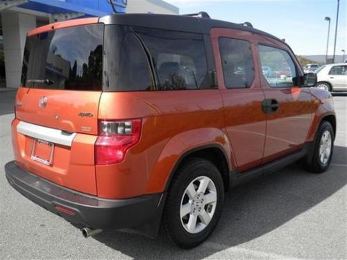 Photo of a 2009-2011 Honda Element in Citrus Fire Metallic (paint color code YR579M)