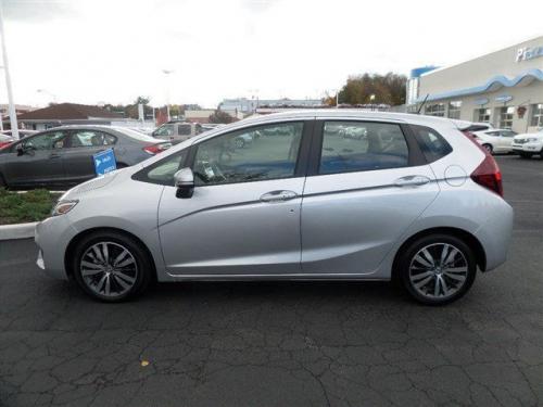 Photo of a 2015-2016 Honda Fit in Alabaster Silver Metallic (paint color code NH700M)