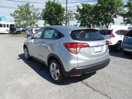 Photo of a 2016 Honda HR-V in Alabaster Silver Metallic (paint color code NH700M)