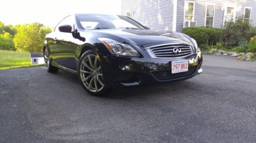 Photo of a 2007-2015 Infiniti G in Black Obsidian (paint color code KH3)