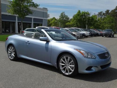 Photo of a 2009-2013 Infiniti G in Pacific Sky (paint color code RAF)