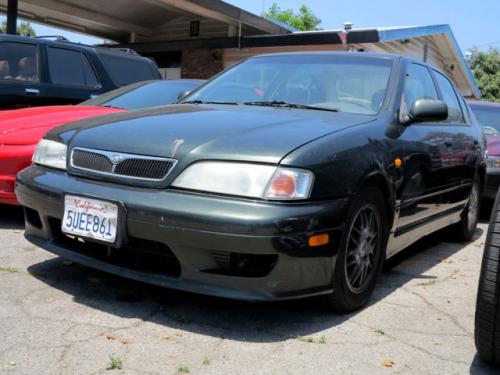 Photo of a 1999 Infiniti G in Monterey Green (paint color code JV0)