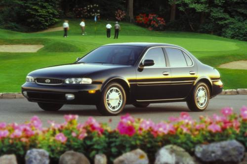 Photo of a 1993-1997 Infiniti J in Black Obsidian (paint color code KH3)