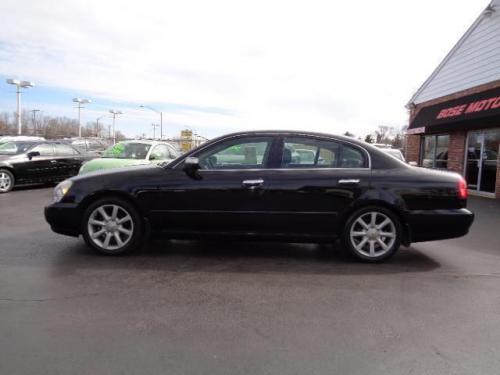 Photo of a 2002-2006 Infiniti Q in Black Obsidian (paint color code KH3)