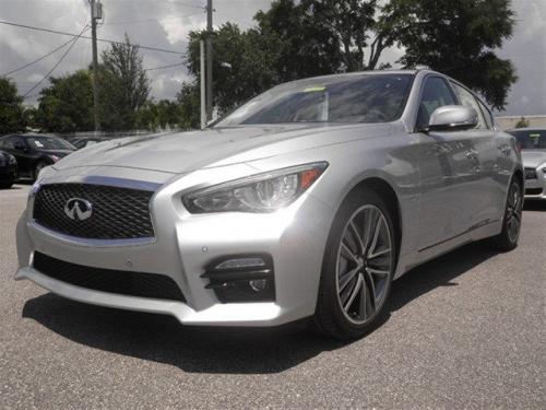 Photo of a 2014-2020 Infiniti Q50 in Liquid Platinum (paint color code K23)