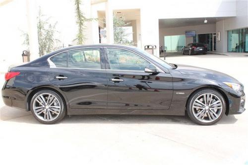 Photo of a 2014-2024 Infiniti Q50 in Black Obsidian (paint color code KH3)