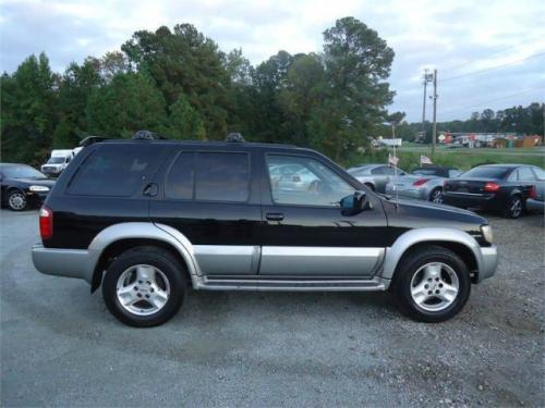 Photo of a 1999-2001 Infiniti QX in Black Obsidian on Titanium (paint color code MT1)