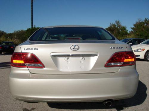 Photo of a 2002-2006 Lexus ES in Alabaster Metallic (paint color code 3Q4)