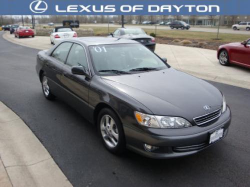 Photo of a 2000-2001 Lexus ES in Graphite Gray Pearl (paint color code 1C6)