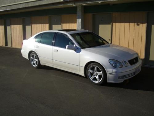 Photo of a 1998-1999 Lexus GS in Diamond White Pearl (paint color code 051)