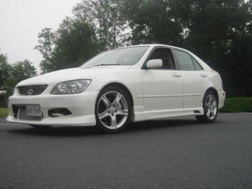 Photo of a 2001 Lexus IS in Diamond White Pearl (paint color code 051)