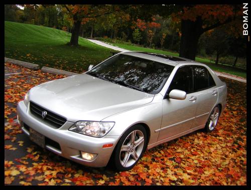 Photo of a 2001-2005 Lexus IS in Millennium Silver Metallic (paint color code 1C0)