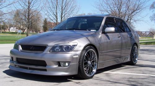 Photo of a 2004 Lexus IS in Thundercloud Metallic (paint color code 1D2)