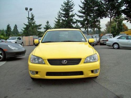 Photo of a 2003 Lexus IS in Solar Yellow (paint color code 576)