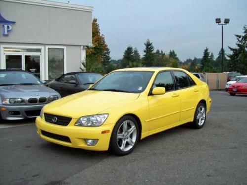 Photo of a 2003 Lexus IS in Solar Yellow (paint color code 576)