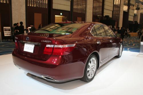 Photo of a 2007-2009 Lexus LS in Noble Spinel Mica (paint color code 3R7)