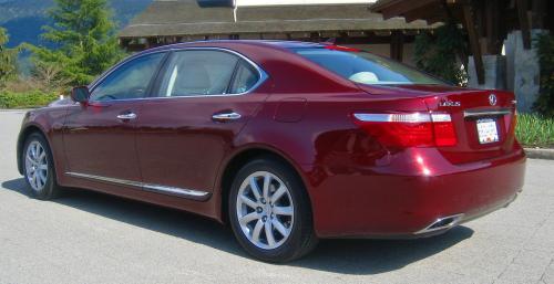 Photo of a 2007-2009 Lexus LS in Noble Spinel Mica (paint color code 3R7)