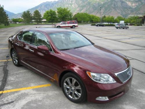 Photo of a 2007-2009 Lexus LS in Noble Spinel Mica (paint color code 3R7)