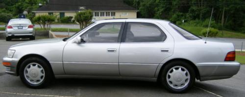 Photo of a 1994 Lexus LS in Alpine Silver Metallic (paint color code 199)