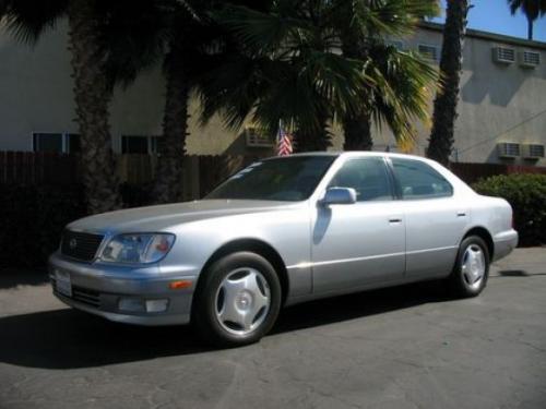 Photo of a 1995-2000 Lexus LS in Alpine Silver Metallic (paint color code 199)