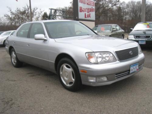 Photo of a 1995-2000 Lexus LS in Alpine Silver Metallic (paint color code 199)