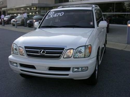 Photo of a 2003-2005 Lexus LX in Blizzard Pearl (paint color code 070)