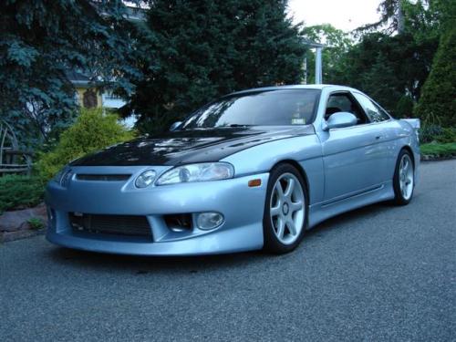 Photo of a 1995-1998 Lexus SC in Platinum Metallic (paint color code 1A0)