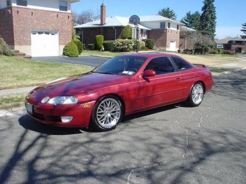 Photo of a 1992-1994 Lexus SC in Garnet Pearl (paint color code 3K3)