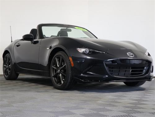 Photo of a 2016-2024 Mazda Miata in Jet Black Mica (paint color code 41W)