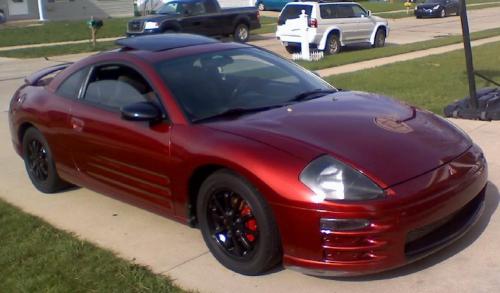 Photo of a 2000-2002 Mitsubishi Eclipse in Patriot Red Pearl (paint color code R70)