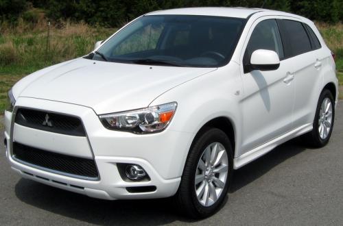 Photo of a 2011-2021 Mitsubishi Outlander Sport in Pearl White (AKA Diamond Pearl) (paint color code W13)