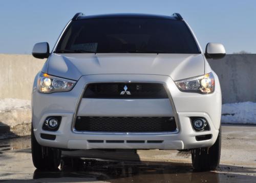 Photo of a 2011-2021 Mitsubishi Outlander Sport in Pearl White (AKA Diamond Pearl) (paint color code W13)