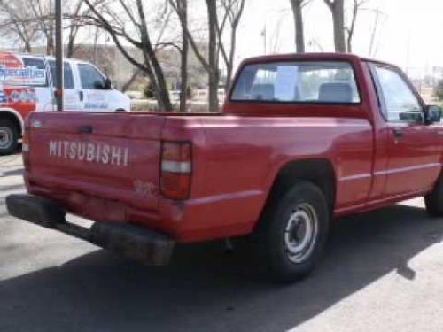 Photo of a 1988-1996 Mitsubishi Truck in Baja Red (paint color code R82)