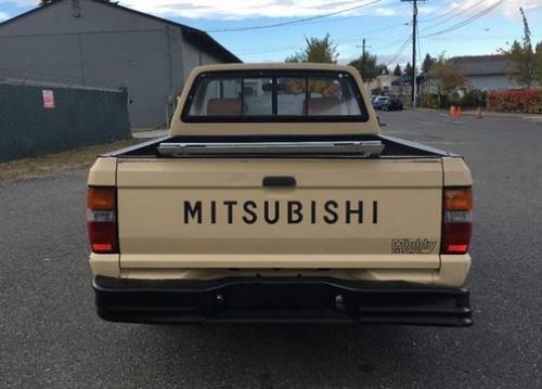 Photo of a 1987-1988 Mitsubishi Truck in Florence Beige (paint color code S70)