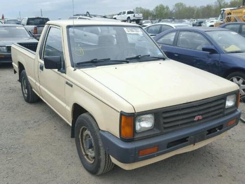 Photo of a 1987-1988 Mitsubishi Truck in Florence Beige (paint color code S70)