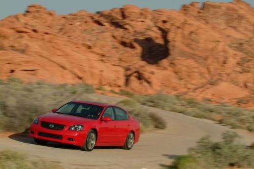 Photo of a 2005-2006 Nissan Altima in Code Red (paint color code A20)