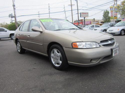 Photo of a 2000-2001 Nissan Altima in Sandrift Beige (paint color code CV4)