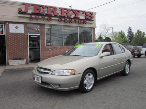 Photo of a 2000-2001 Nissan Altima in Sandrift Beige (paint color code CV4)