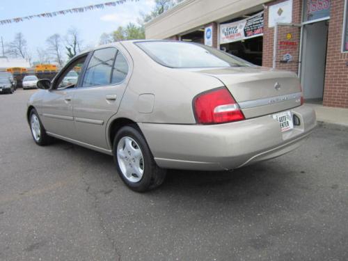 Photo of a 2000-2001 Nissan Altima in Sandrift Beige (paint color code CV4)